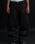 THORN BAGGY DENIM – BLACK CRIMSON