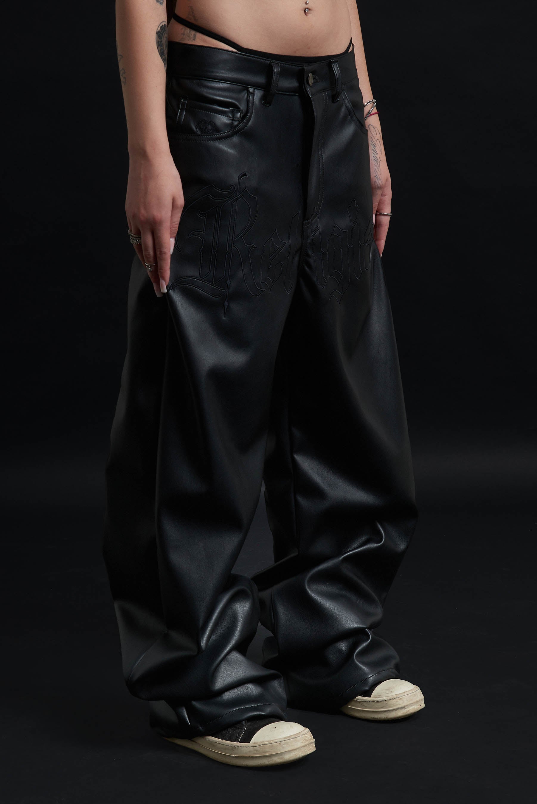 RELIC LEATHER BAGGY BLACK