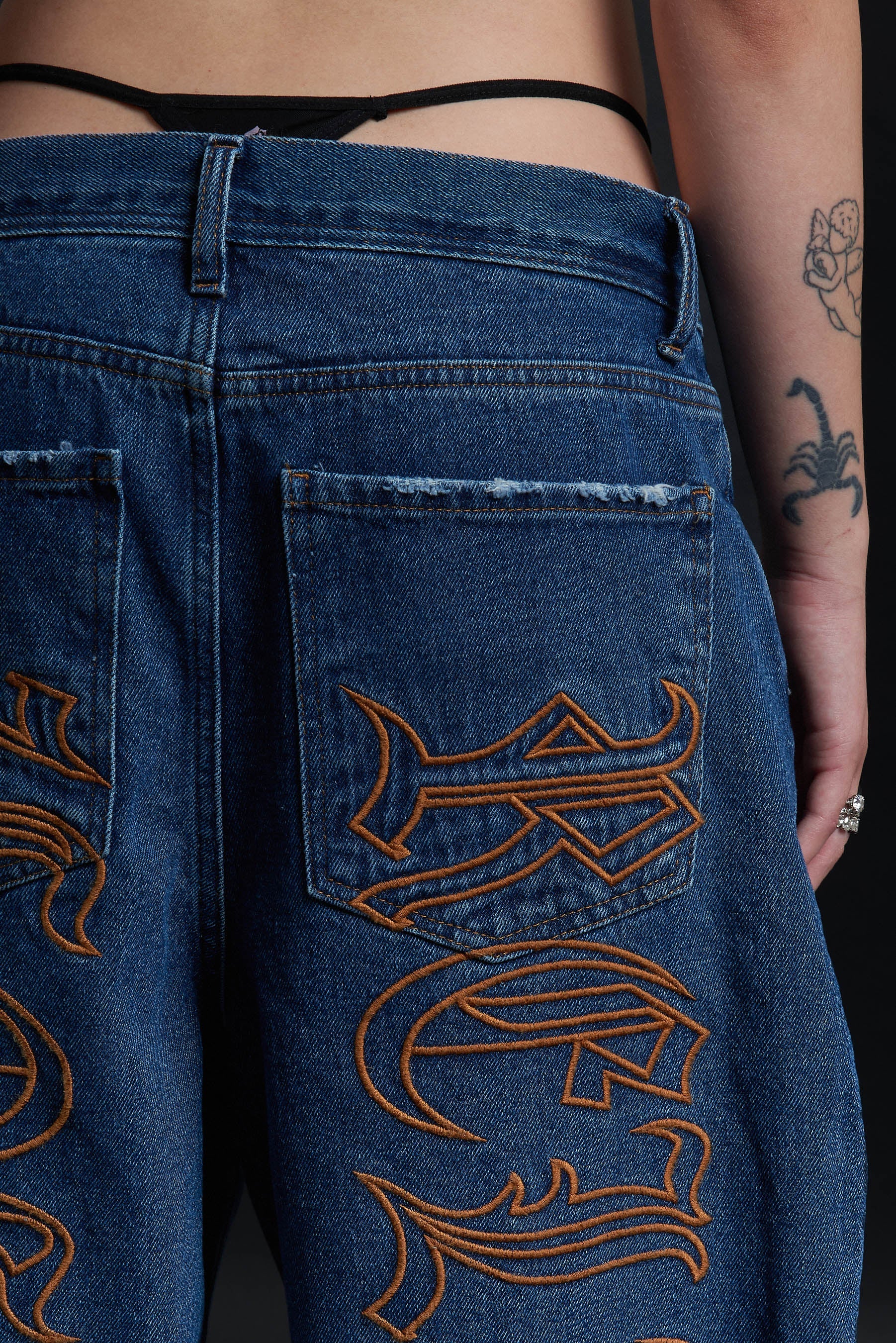 THORN BAGGY DENIM – BLUE CRIMSON