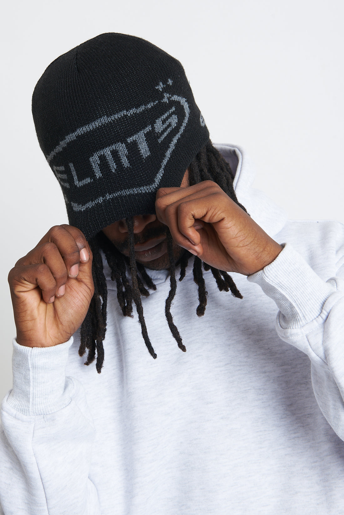 beanie black elmts