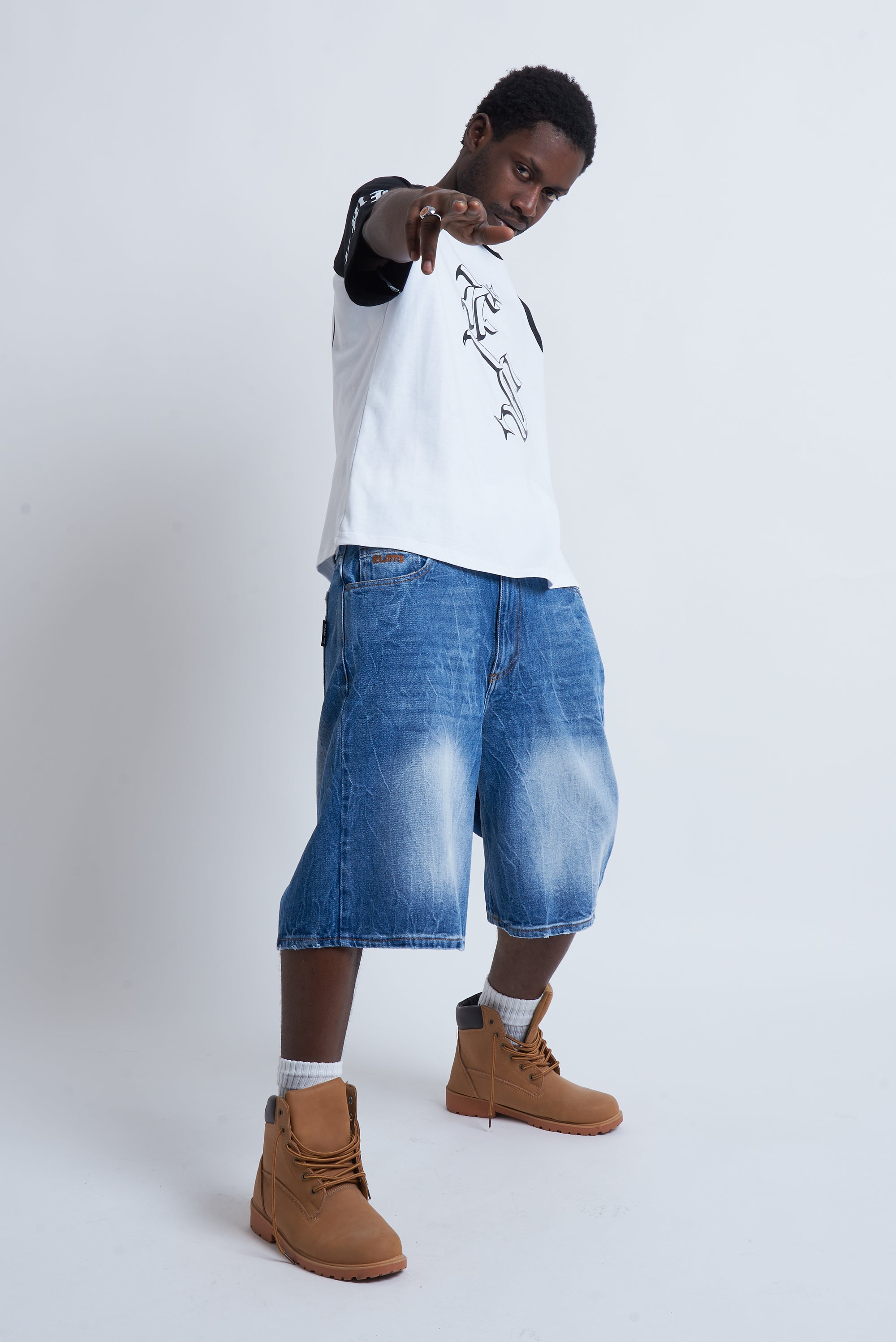 TEE ROYAL COAT OF ARMS BLACK MC