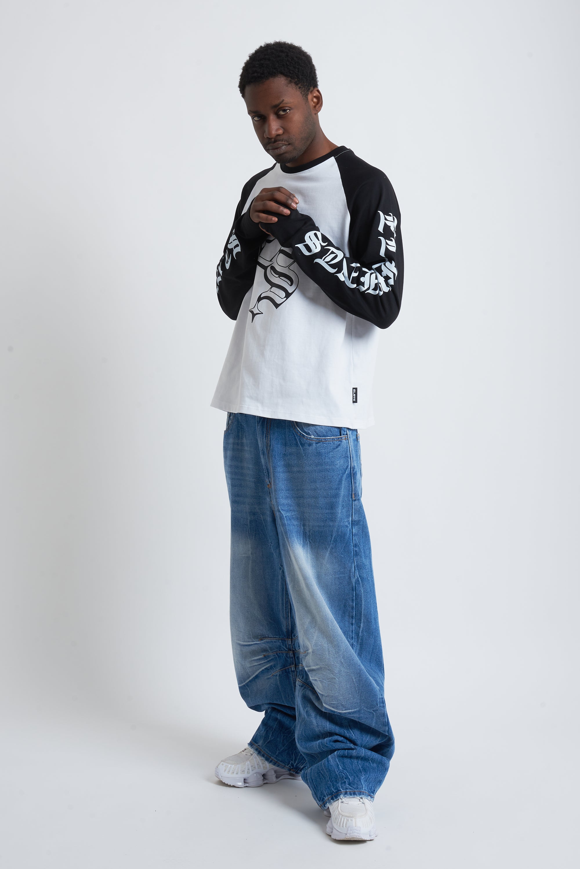 TEE ROYAL COAT OF ARMS BLACK