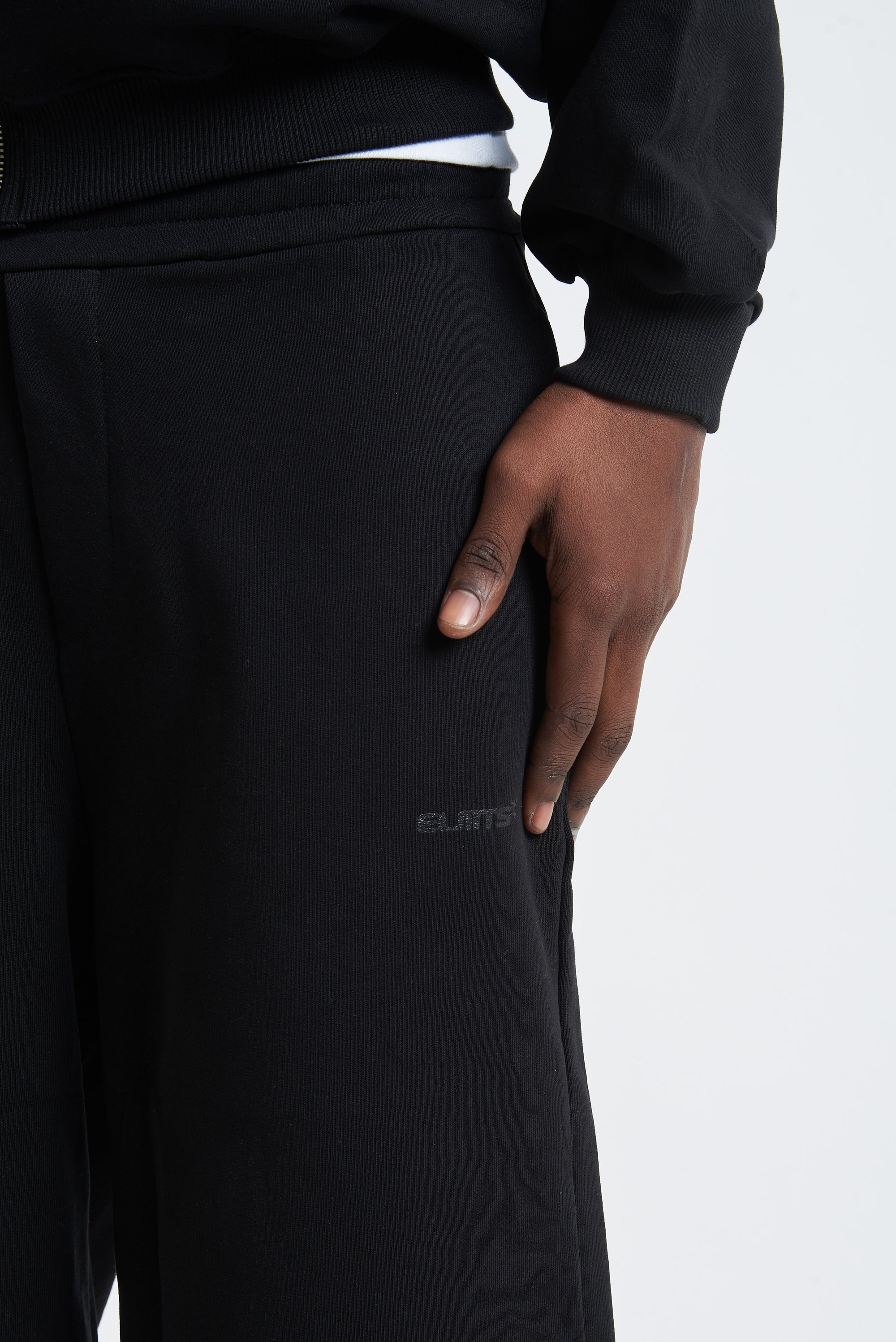 COMPLETO ESSENTIAL BLACK